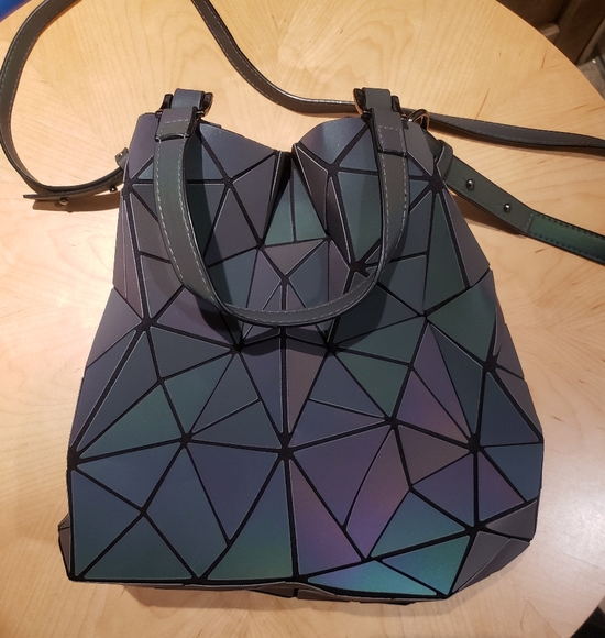 Reflective geometric purse - Picture 5 of 6